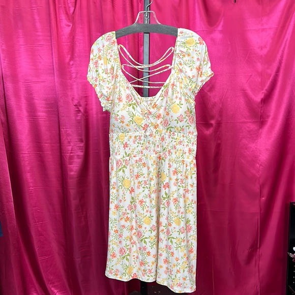 No Boundaries Dresses & Skirts - NWT pretty yellow floral dress